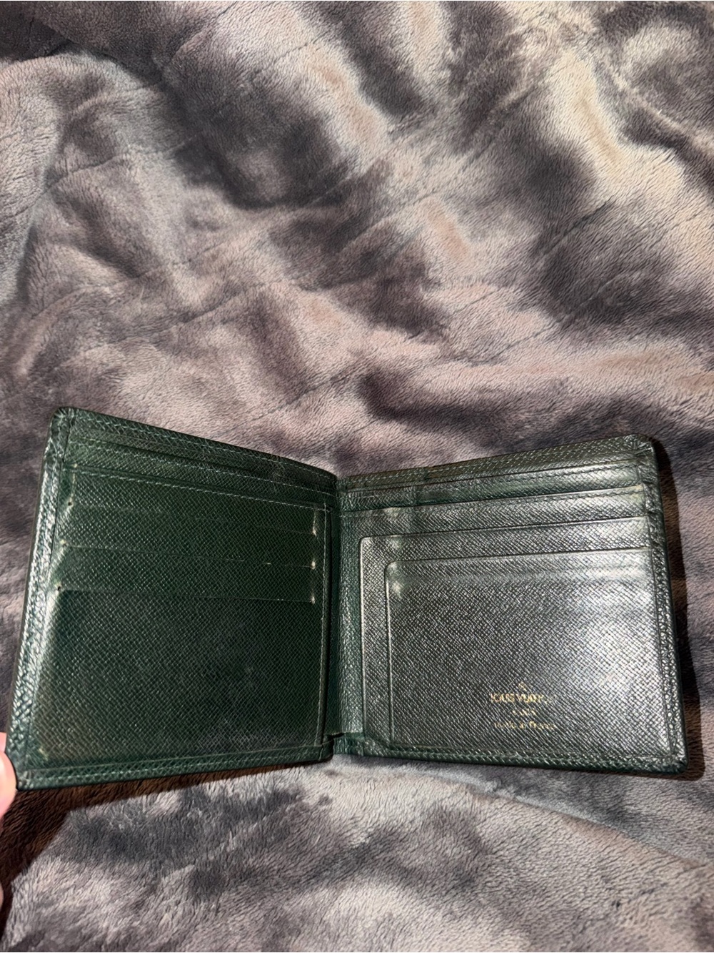 Authentic LV Tiaga Green Slim Bifold Wallet - Picture 2 of 5